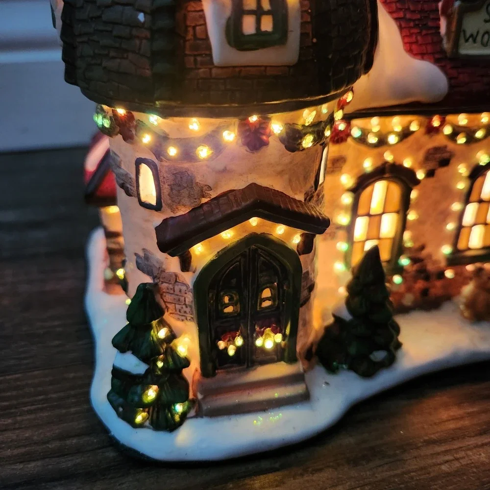 Santa's Workshop Illuminated Christmas Village House Ceramic Fiber Optic Xmas